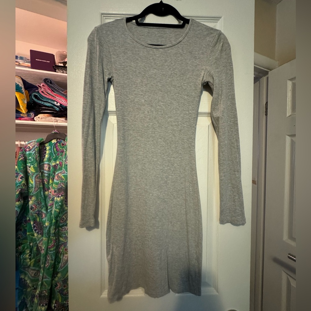 NVGTN Fitted Ribbed Midi-Dress